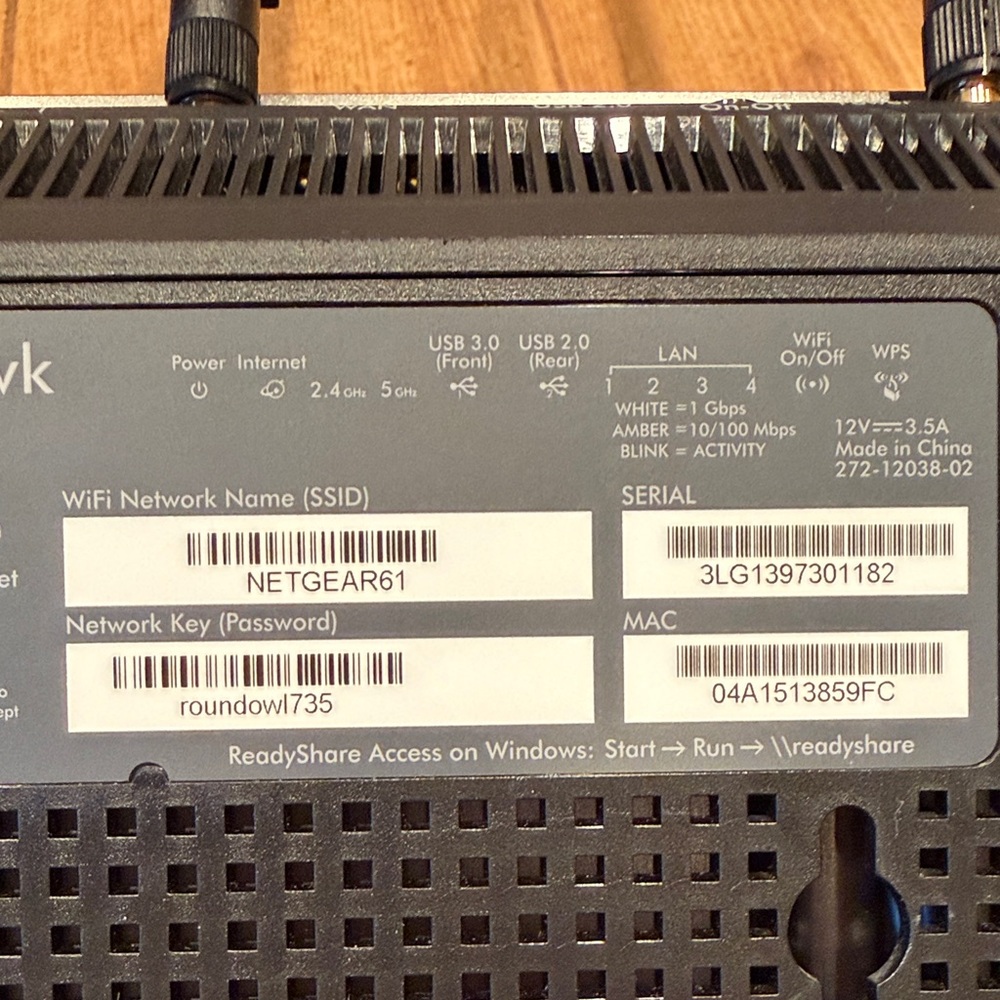 Netgear Nighthawk AC1900 Smart WiFi Router Model R7000 with Adaptor - Picture 4 of 8